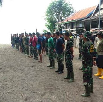 Kasdim 1415 Selayar Berikan Semangat ke Satgas TMMD di Kampung Tola