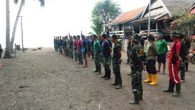 Kasdim 1415 Selayar Berikan Semangat ke Satgas TMMD di Kampung Tola