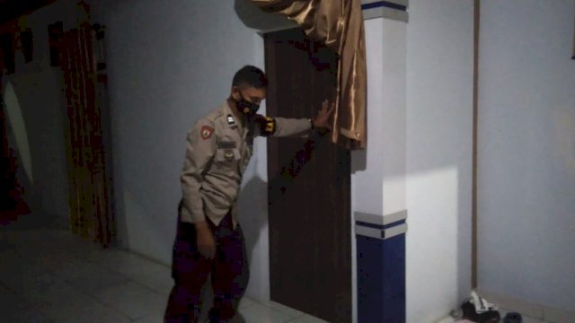 Personel Polres Palopo Melakukan Penyelidikan, Ditemukannya Jenazah Salah Satu Tokoh Pemuda di Palopo, Suherman Paminneri, Sabtu (03/07/2021) malam 