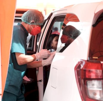 Warga Gowa dan Makassar Antusias Ikut Vaksinasi Drive Thru di Citraland
