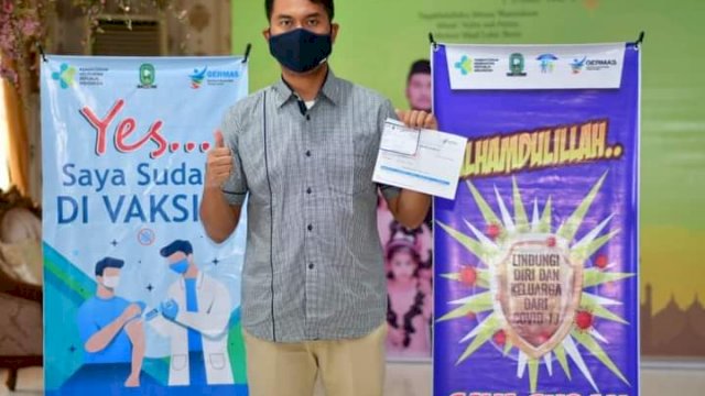 Andi Seto Akhirnya Ikut Vaksinasi Covid-19 Tahap Pertama