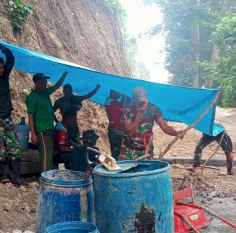 Hujan Deras Tak Surutkan Semangat Satgas TMMD 111 Selayar Selesaikan Jalur Bitombang-Tola