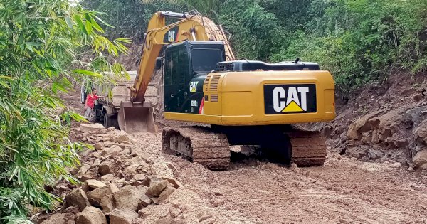 TMMD 111 Selayar, Alat Berat Dikerahkan Untuk Timbun Lokasi Jalan Berlumpur