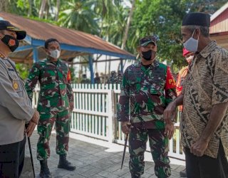 Kunjungi Lokasi TMMD 111 Selayar di Kampung Tola, Danrem 141 Toddopuli Kampanyekan Taat Prokes