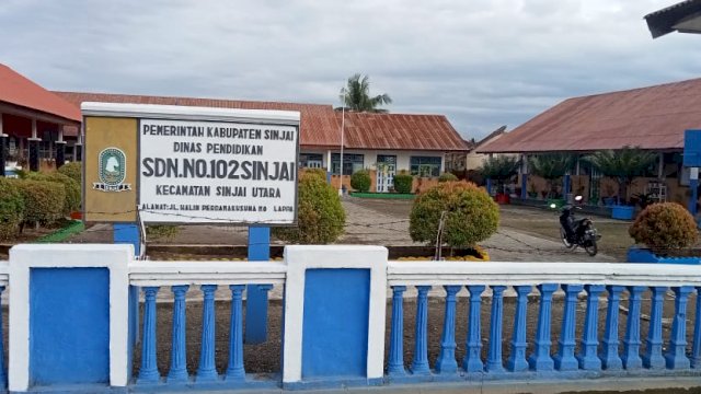 SDN 102 Sinjai yang terletak di Kecamatan Sinjai Utara jadi salah satu Sekolah yang ditutup akibat melanggar Protokol Kesehatan (Prokes).