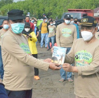 Pemkab Sinjai Gelar Aksi Bersih-bersih dan Kampanyekan Pengelolaan Sampah