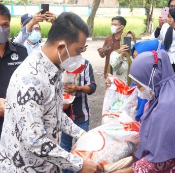 Bantuan Sosial PPKM Darurat Untuk Warga Sinjai Mulai Disalurkan, Ini Pesan Andi Seto