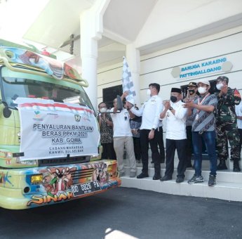 Pemkab Gowa Lepas 73.979 Paket Beras PPKM Bagi Masyarakat