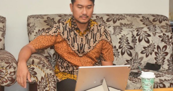 Keren, Bupati Sinjai Terima Penghargaan Jasa Bakti Koperasi dan UKM