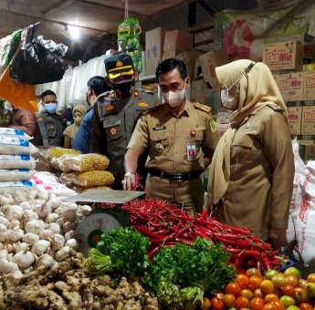 Jelang Hari Raya Idul Adha, Wakil Bupati Sinjai Pantau Harga Bahan Pokok