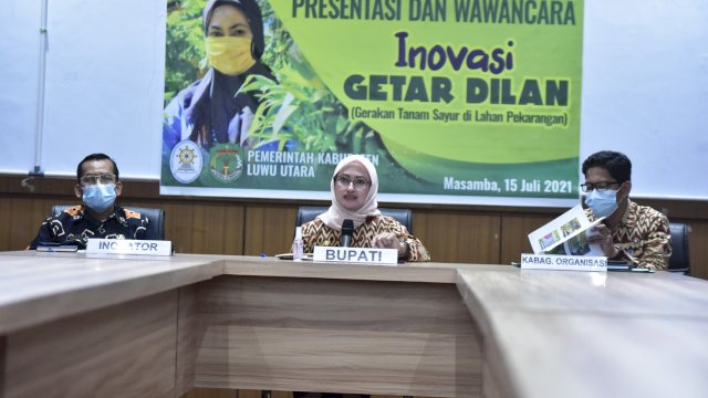 Bupati Luwu Utara Indah Putri Indriani, saat mempresentasikan inovasi Getar Dila, Kamis (15/07/2021).