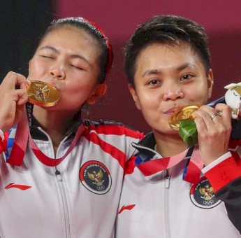 Dua Anak Sulawesi di Puncak Prestasi