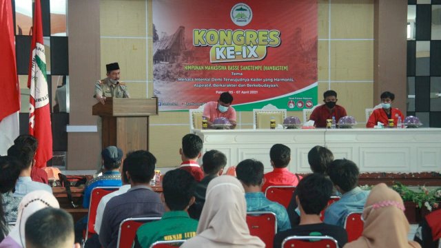 Buka Kongres Hambastem, Sekda Palopo Minta Mahasiswa Ikut Berinovasi Sektor Wisata