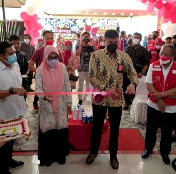 Resmikan Unit Bisnis Laudry PMI Makassar, Adnan Purichta: Solusi Dimasa Pandemi Covid-19