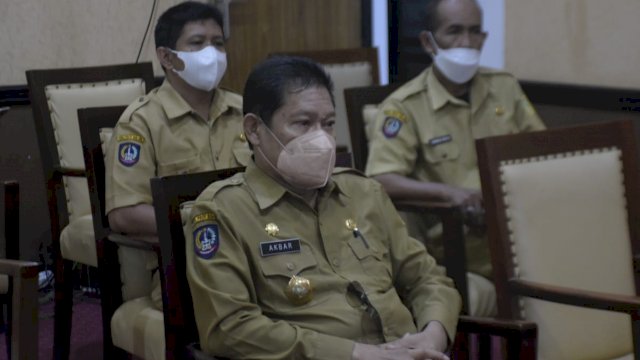 Sekda Sinjai Akbar amukmin, saat mengikuti Rapat Koordinasi Pemantauan Orang Asing secara Virtual yang diselenggarakan oleh Dirjen Politik dan Pemerintahan Umum Kementerian Dalam Negeri secara virtual, Selasa (03/07/2021).