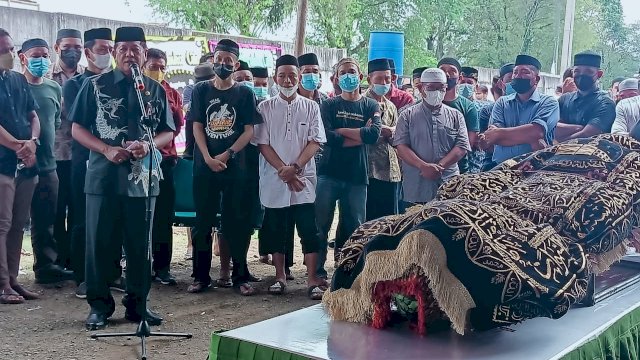 Bupati Soppeng Lepas Jenazah Almarhum Zaenal Abidin