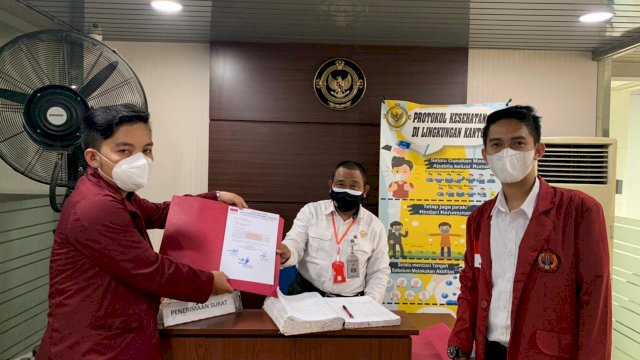 Perwakilan Aliansi BEM Nusantara saat mendatangi BPK RI di Jakarta. Foto: istimewa