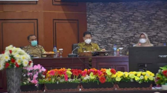 Rapat koordinasi Penanggulangan Kemiskinan Kabupaten Sinjai Tahun 2021, berlangsung di Ruang Pola Kantor Bupati Sinjai, Selasa (24/08/2021).