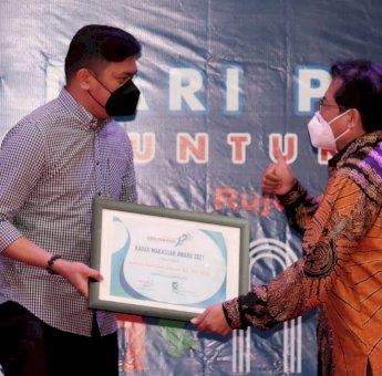 Bupati Gowa Adnan Puricha Dinobatkan Sebagai Tokoh Inspiratif Muda