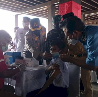 Pantau Vaksinasi Ribuan Pelajar di Balla Lompoa Gowa, Ini Kata Stafsus Presiden RI