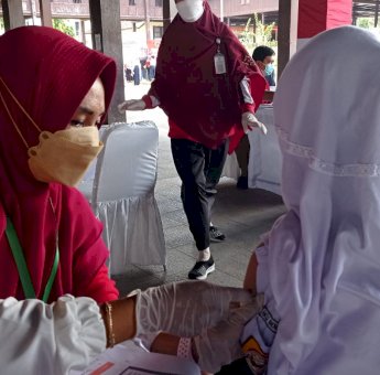 Ikut Vaksinasi Covid-19, Ribuan Siswa-siswi di Gowa Harap PTM Segera Dibuka