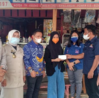 Gadis Cantik Penambal Ban di Palopo Terharu Dapat Bantuan dari NasDem dan Syaharuddin Alrif