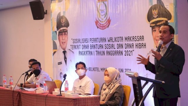 Ketua DPRD Kota Makassar, Rudianto Lallo (kanan) saat menjadi pembicara dalam sosialisasi perwali terkait dana hibah dan bansos di Swiss-Belhotel Makassar, Jalan Ujung Pandang, Rabu (2/6/2021).