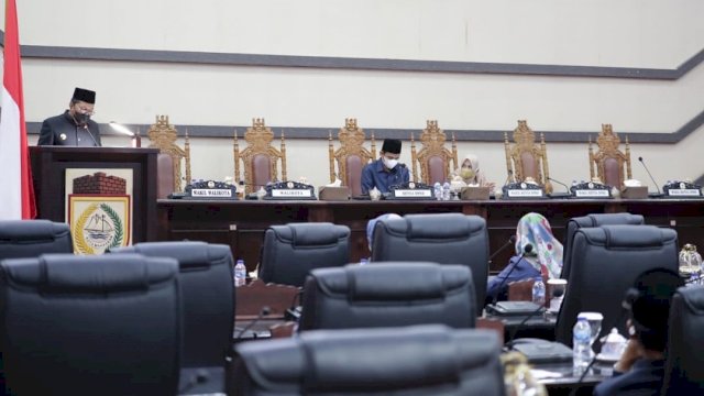 Suasana rapat paripurna DPRD Makassar dengan agenda penjelasan Wali Kota Makassar terhadap RPJMD 2021-2026, Senin (28/6/2021).
