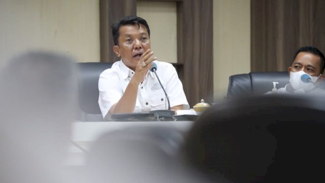 Ketua Pansus Ranperda RPJMD Kota Makassar tahun 2021-2026, Abdul Wahab Tahir saat memimpin rapat pembahasan di DPRD Makassar, Jumat (30/7/2021).