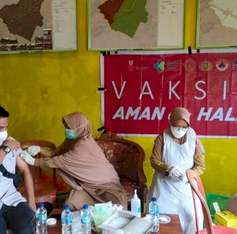 Pemdes Enrekeng Soppeng Upayakan Seluruh Warganya Disuntik Vaksin