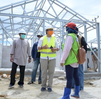 Tinjau Pembangunan Huntap di Radda, Suaib Pastikan Mutu Bangunan tak Diabaikan