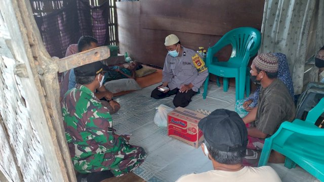 Gerak Cepat Pemdes Maccile Soppeng, Kunjungi Warganya yang Sakit dan Ingatkan Prokes