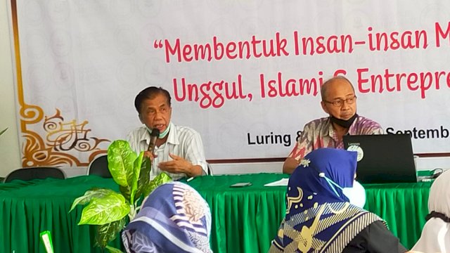 Ketua MK 2013-2016 Bawakan Kuliah Umum di Universitas Cokroaminoto Makassar