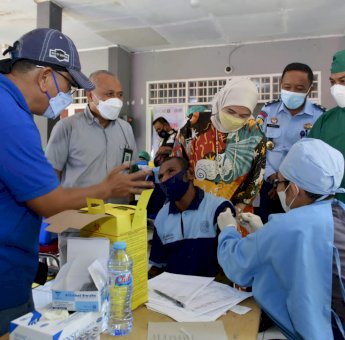 Aliyah Mustika Gandeng KKP dan Poltekkes Makassar Vaksin Seluruh Warga Binaan Lapas Narkotika Sungguminasa