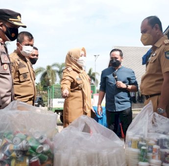 Yayasan Peduli Negeri Apresiasi Pengelolaan Enam Bank Sampah di Kabupaten Gowa