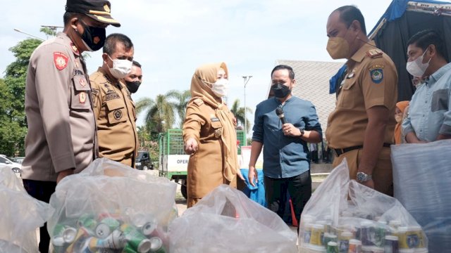 Yayasan Peduli Negeri Apresiasi Pengelolaan Enam Bank Sampah di Kabupaten Gowa