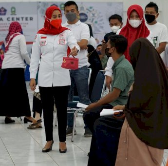 Peringati HUT Ke-76, PMI Sinjai Gandeng KNPI dan Hipmi Gelar Vaksinasi Covid-19