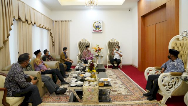 Kakanwil Kemenag Sulsel Temui Andi Sudirman, Bahas Vaksinasi Hingga POSPENAS 2022