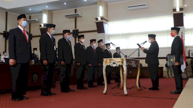 Plt Gubernur Sulsel Andi Sudirman Sulaiman, melantik 10 Pejabat Eselon II Lingkup Pemprov Sulsel, di Ruang Rapat Pimpinan Kantor Gubernur Sulsel, Jumat (23/09/2021).
