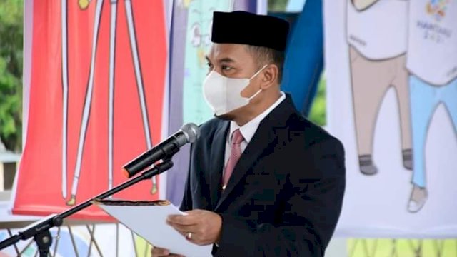 Asistwn I Bidang Ekonomi dan Pembangunan Pemkab Sinjai Andi Ilham Abubakar, memberikan sambutan saat menghadiri HUT Undang-undang Pokok Agraria di Kantor Pertanahan Kabupaten Sinjai, Jumat (24/09/2021).