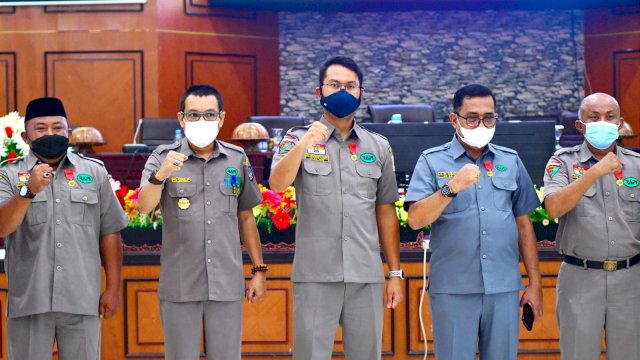 Bupati Sinjai Andi Seto Ghaditsa Asapa bersma Pengurus Radio Antar Penduduk Indonesia (RAPI).