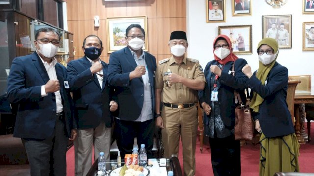 Wakil Bupati Gowa abdul Rauf Malaganni bersama Pengurus Aliansi Dosen Perguruan Tinggi Swasta Indonesia, Rabu (29/09/2021).