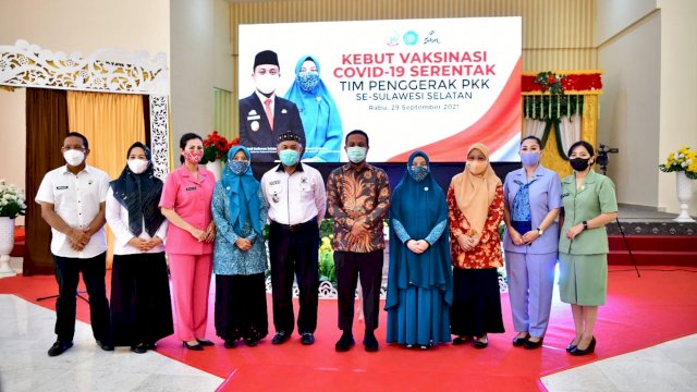 Launching Kebut Vaksinasi Covid-19 serentak tim penggerak PKK se Sulsel, Rabu (29/09/2021).