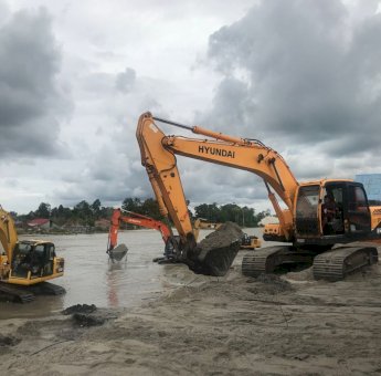 Pemerintah Lanjutkan Normalisasi Sungai Masamba