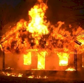 Sembilan Rumah di Takalar Terbakar, Andi Sudirman Pastikan Bantuan Logistik dari BPBD dan Dinsos Sulsel