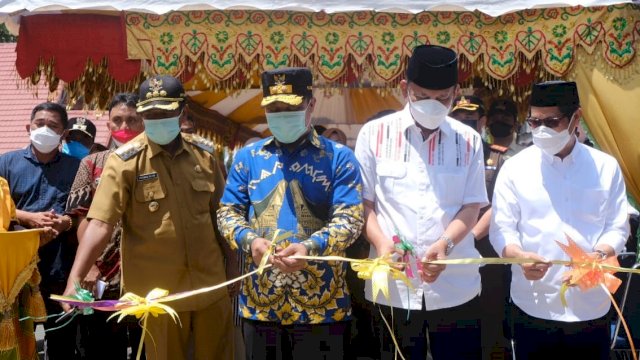 Peresmian Ruas Jalan Soppeng-Batas Sidrap.