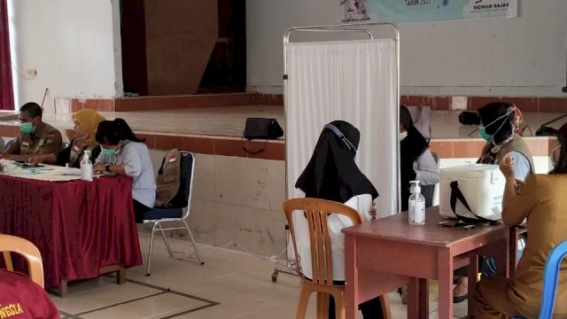 Putus Penyebaran Covid-19, 120 Siswa SMKN 1 Palopo Divaksin