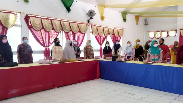 80 Pelaku UKM Sinjai saat mengikuti pelatihan kemasan Produk.