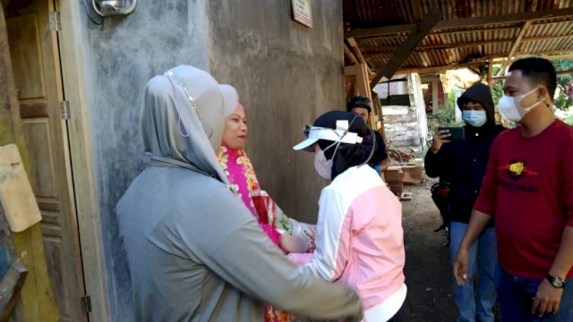 Bupati Sinjai Andi Seto Kunjungi Penerima Bantuan Bedah Rumah, Ini Pesannya