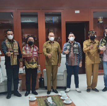 Hari Pertama Bertugas di NTT, Herman Heizer Langsung Disambut Gubernur Viktor Laiskodat